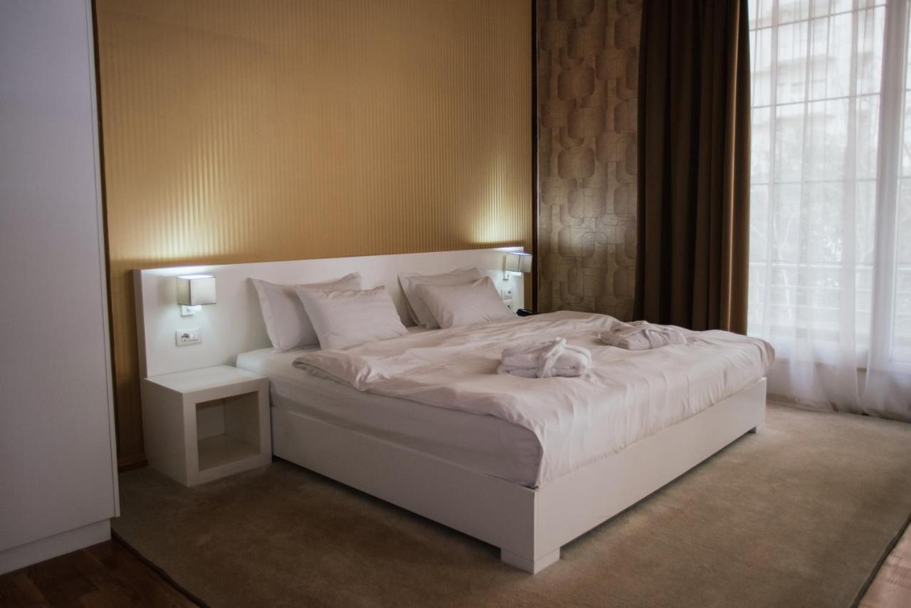 Prestige Hotel Tirana Exteriör bild