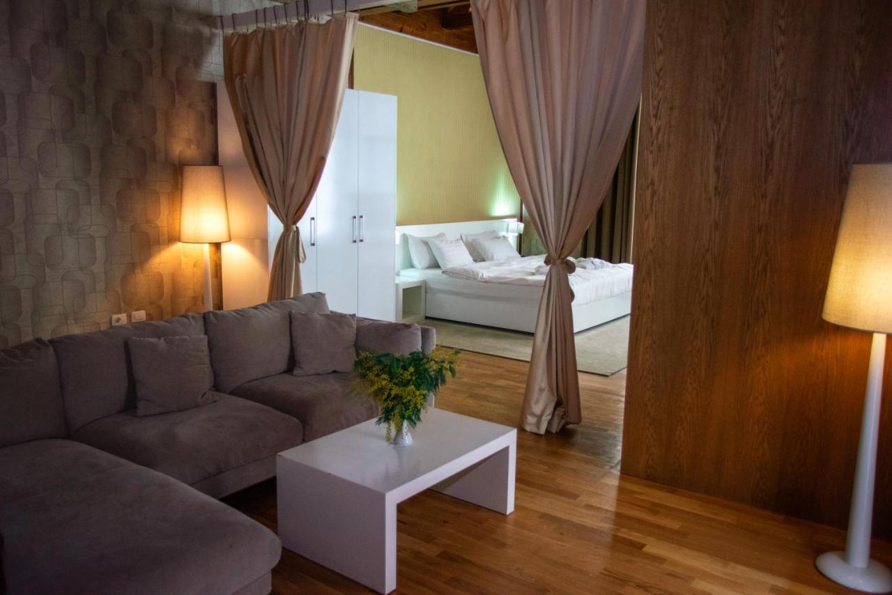 Prestige Hotel Tirana Exteriör bild