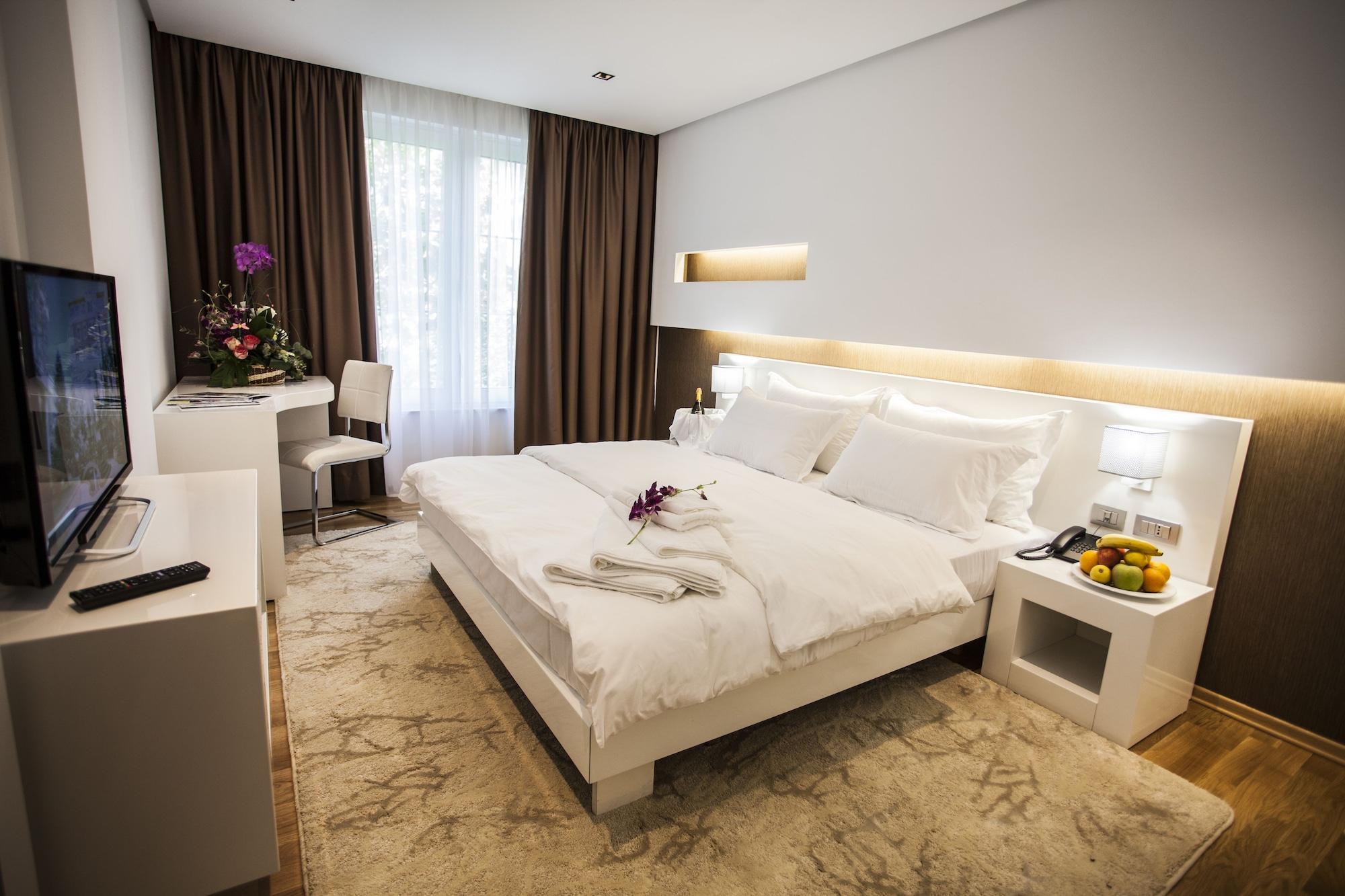 Prestige Hotel Tirana Exteriör bild
