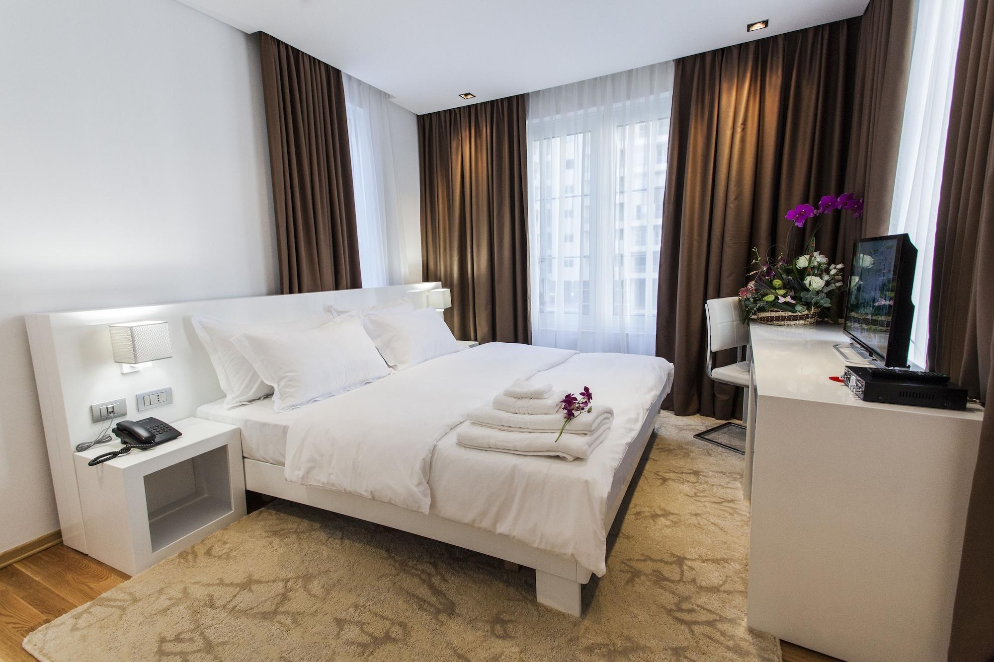 Prestige Hotel Tirana Exteriör bild