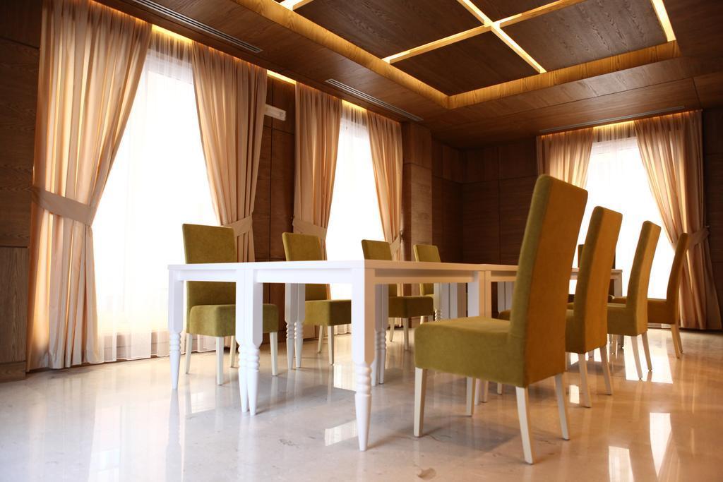 Prestige Hotel Tirana Exteriör bild