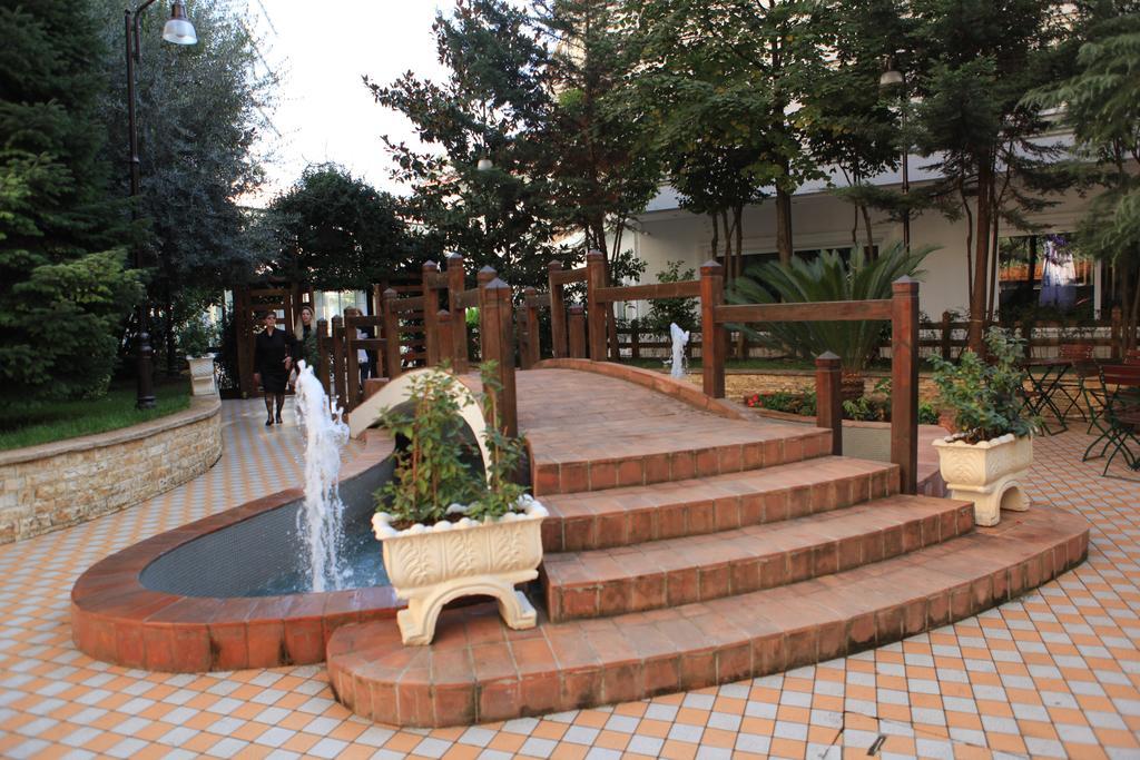 Prestige Hotel Tirana Exteriör bild