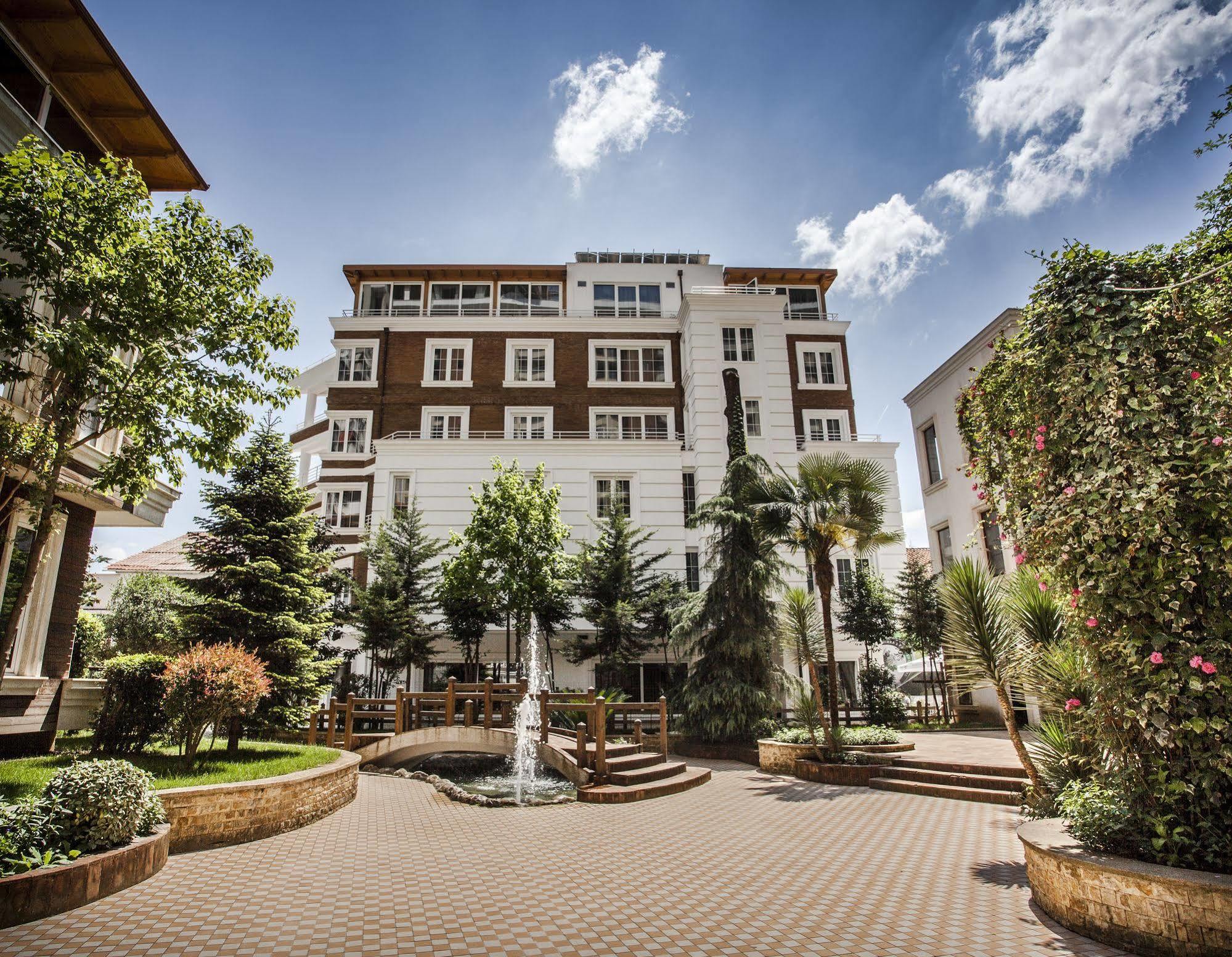 Prestige Hotel Tirana Exteriör bild